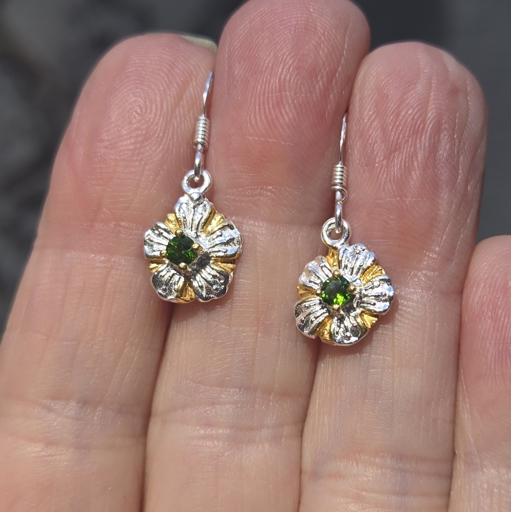 Chrome Diopside Sterling & Gold Daisy Earrings - Picture 5 of 10